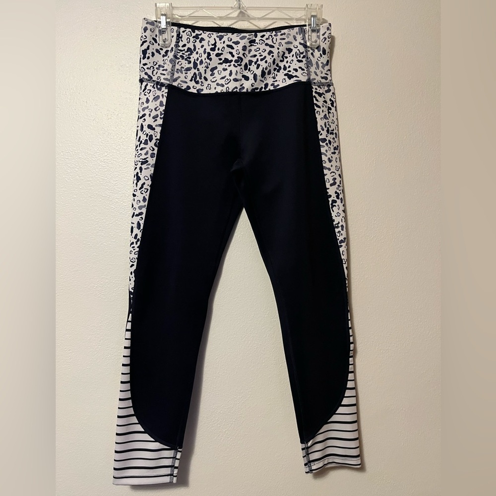 Apana Leggings animal print and striped size Medium